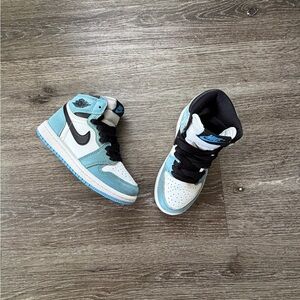 Nike Kids Air Jordan 1 Mid - White, Light Blue & Black